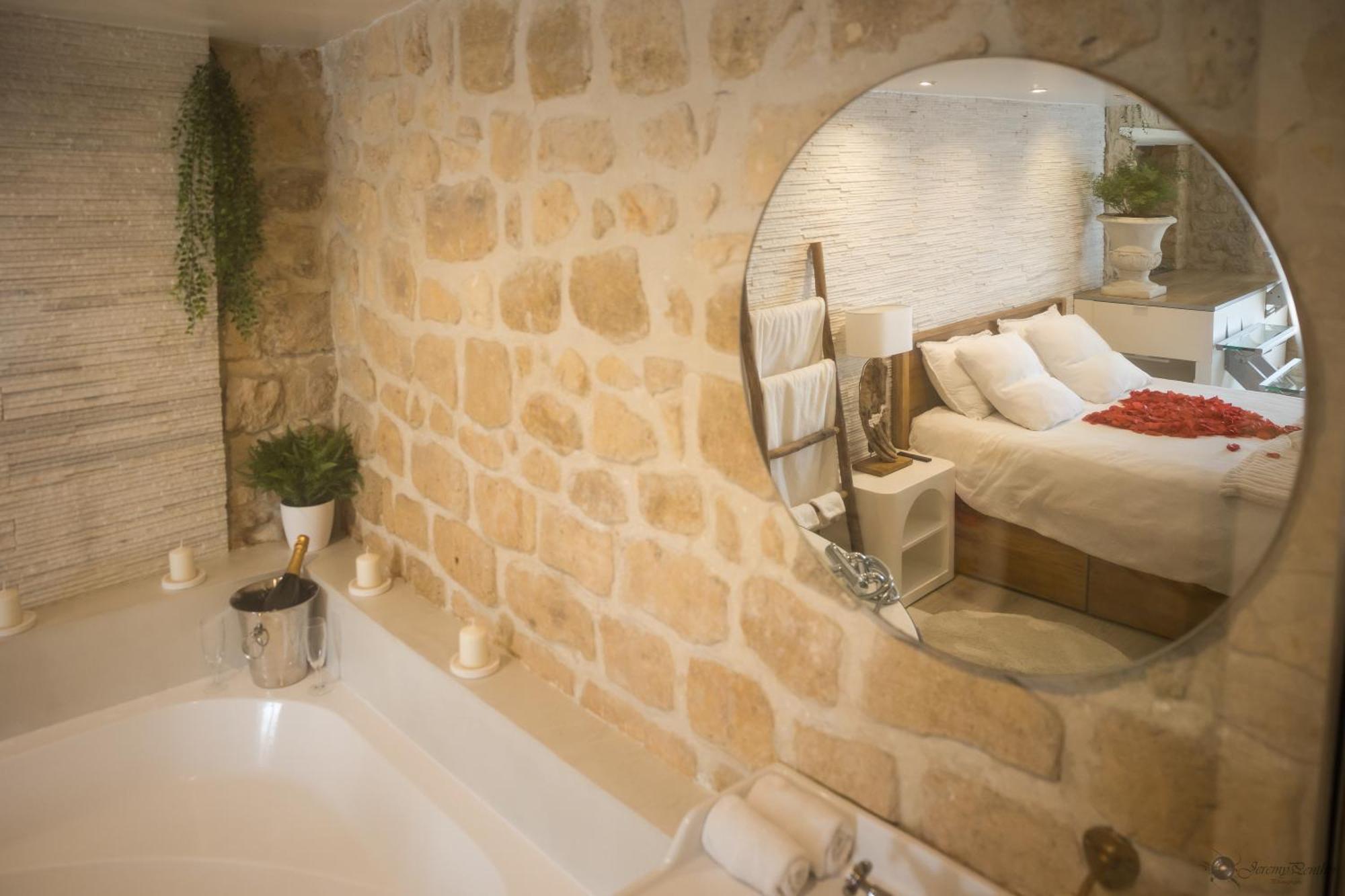 Appartamento Chez Millouz - Triplex Semi-Troglodyte Pontoise Esterno foto