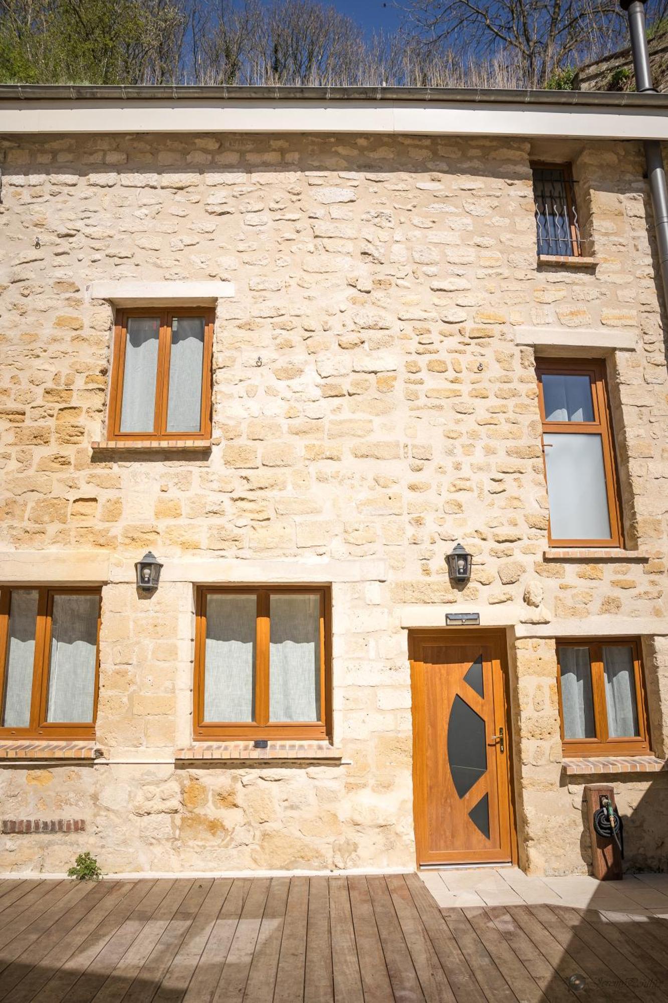 Appartamento Chez Millouz - Triplex Semi-Troglodyte Pontoise Esterno foto