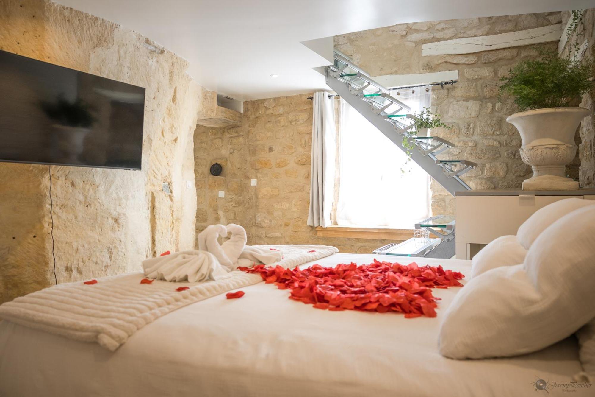 Appartamento Chez Millouz - Triplex Semi-Troglodyte Pontoise Esterno foto